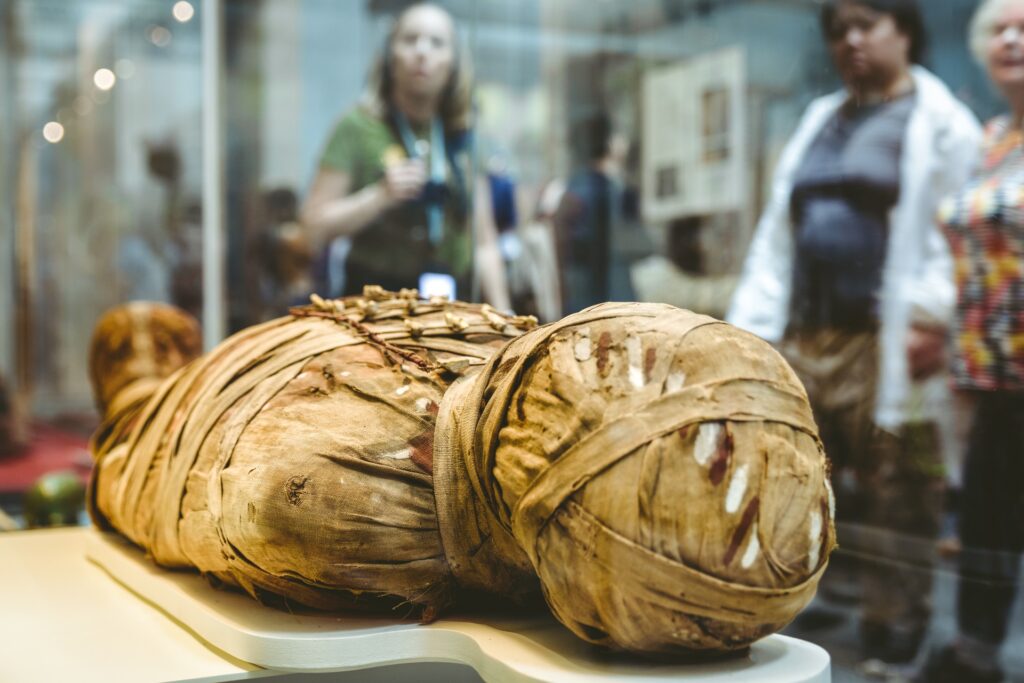 Live-Ausgrabung: 2000 Jahre alte Mumie entdeckt